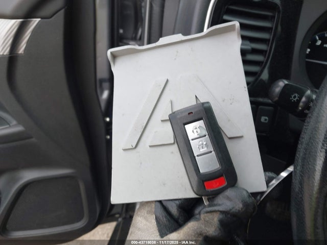 43718038 :رقم المزاد ، JA4AD3A33JZ017286 vin ، 2018 Mitsubishi Outlander Se مزاد بيع
