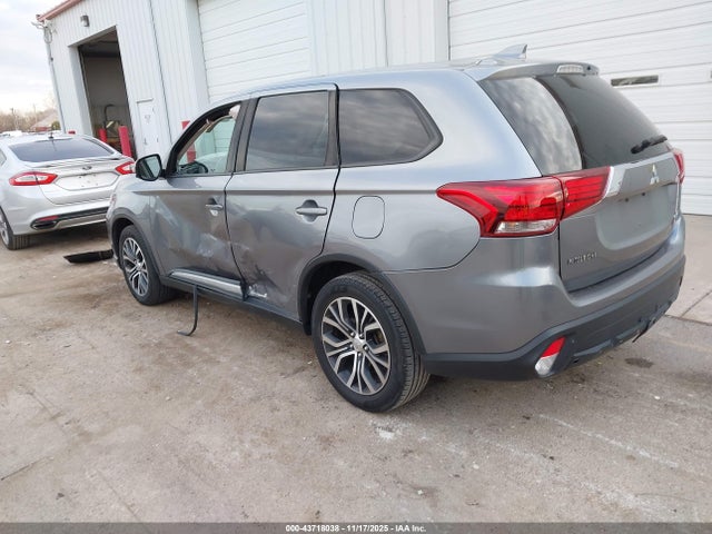 43718038 :رقم المزاد ، JA4AD3A33JZ017286 vin ، 2018 Mitsubishi Outlander Se مزاد بيع