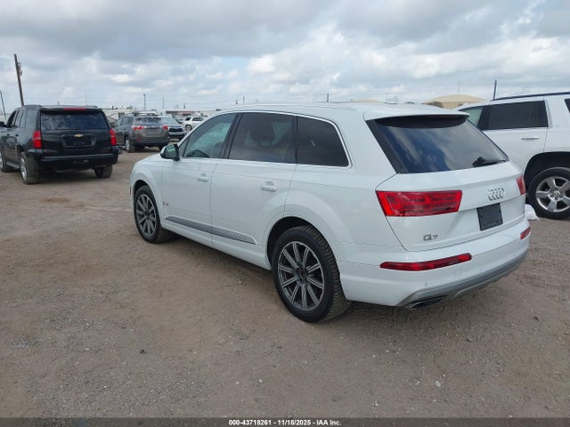 2017 AUDI Q7 WA1LHAF70HD043476 Photo 2