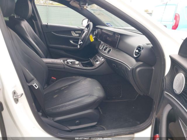 2019 MERCEDES-BENZ E 300 WDDZF4JB0KA677081 Photo 4