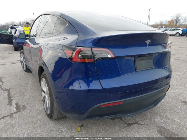 2023 TESLA MODEL Y 7SAYGAEE1PF909534 Photo 2