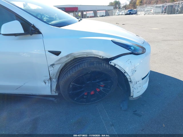 2023 TESLA MODEL Y 7SAYGAEE6PF637708 Photo 5