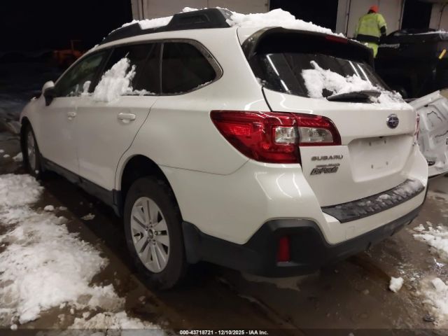 2019 SUBARU OUTBACK 4S4BSAHC3K3303195 Photo 2