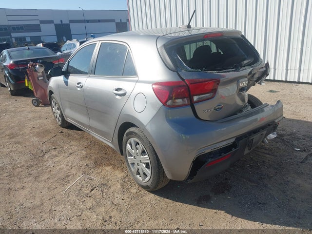2023 KIA RIO 5-DOOR 3KPA25AD6PE623203 Photo 2