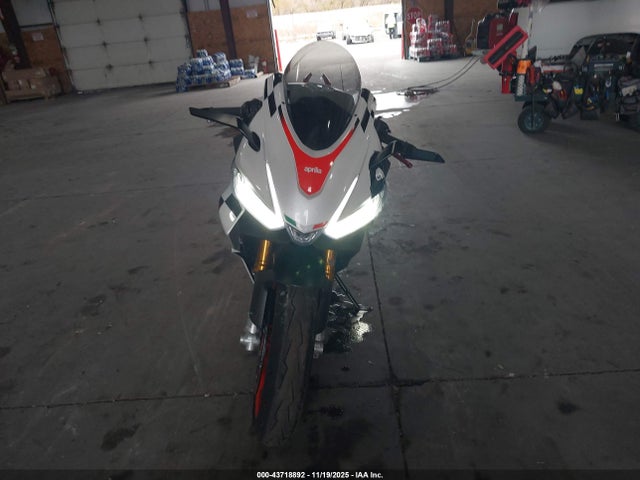 2024 APRILIA RS ZD4KSUR00RS000180 Photo 4
