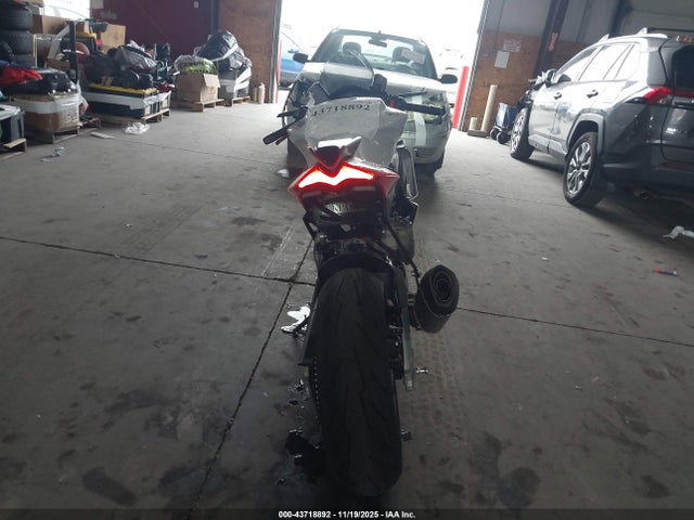 2024 APRILIA RS ZD4KSUR00RS000180 Photo 5