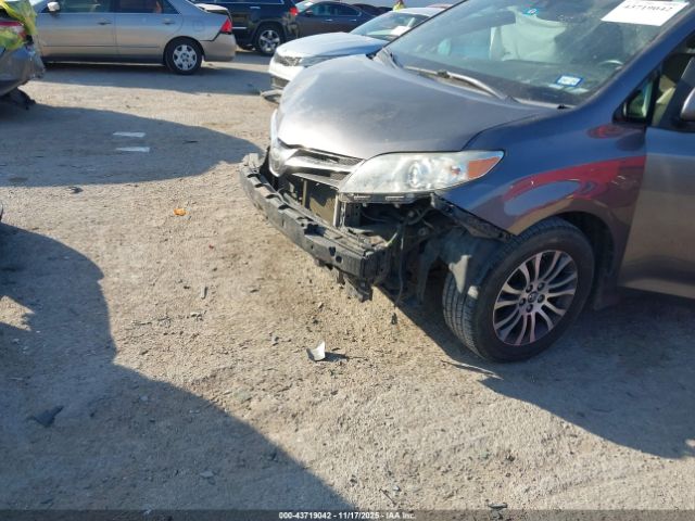 2019 TOYOTA SIENNA 5TDYZ3DC4KS966057 Photo 5