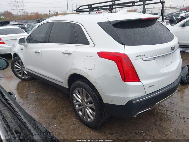 2018 CADILLAC XT5 1GYKNGRSXJZ231972 Photo 2