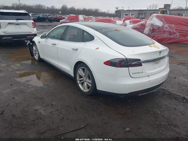 2015 TESLA MODEL S 5YJSA1H21FFP77850 Photo 2