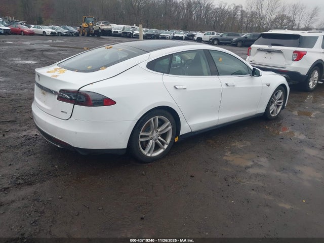 2015 TESLA MODEL S 5YJSA1H21FFP77850 Photo 3