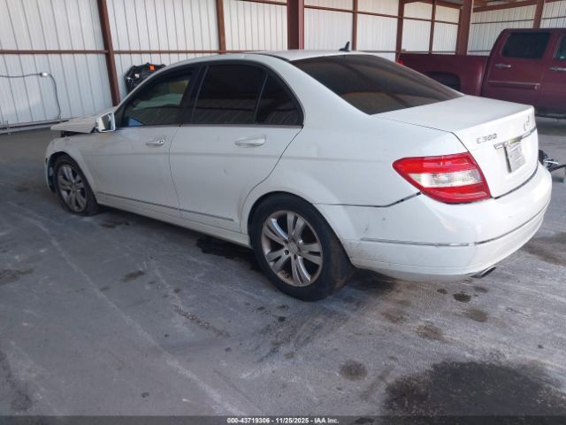 2011 MERCEDES-BENZ C 300 WDDGF5EB5BA418688 Photo 2