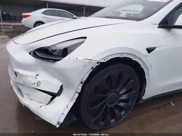 2024 Tesla Model Y Performance Dual Motor All-wheel Drive მანქანა იყიდება აუქციონზე, vin: 7SAYGDEF1RF052810, აუქციონის ნომერი: 43719325