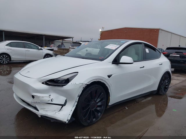 2024 Tesla Model Y Performance Dual Motor All-wheel Drive მანქანა იყიდება აუქციონზე, vin: 7SAYGDEF1RF052810, აუქციონის ნომერი: 43719325