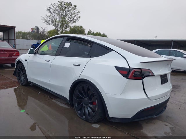 2024 Tesla Model Y Performance Dual Motor All-wheel Drive მანქანა იყიდება აუქციონზე, vin: 7SAYGDEF1RF052810, აუქციონის ნომერი: 43719325