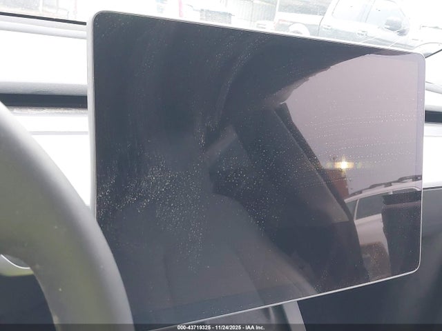 2024 Tesla Model Y Performance Dual Motor All-wheel Drive მანქანა იყიდება აუქციონზე, vin: 7SAYGDEF1RF052810, აუქციონის ნომერი: 43719325