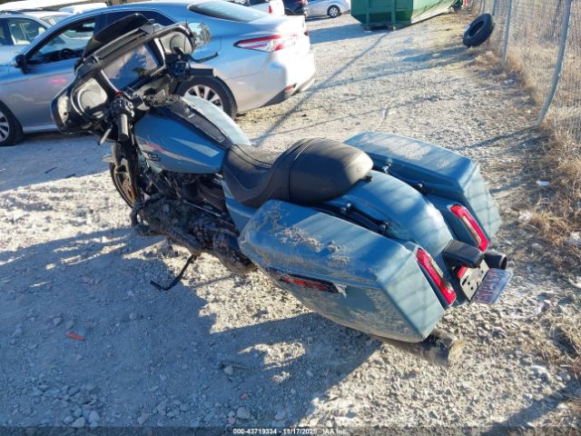 2024 HARLEY-DAVIDSON FLHX 1HD1KB711RB635611 Photo 2