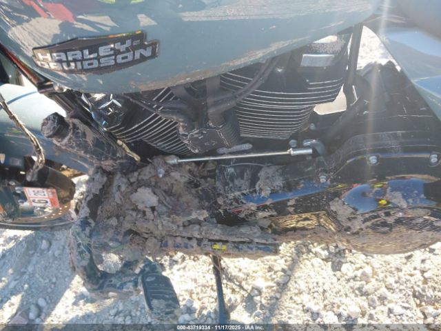 2024 HARLEY-DAVIDSON FLHX 1HD1KB711RB635611 Photo 8