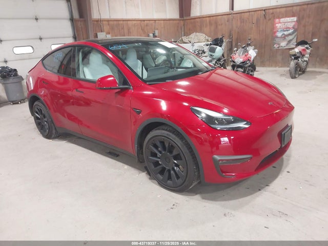 2022 TESLA MODEL Y 7SAYGDEE9NF523264 Photo 0