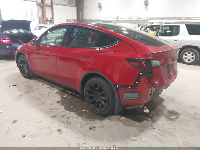 2022 TESLA MODEL Y 7SAYGDEE9NF523264 Photo 2