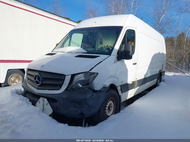 Mercedes-Benz Sprinter 2500 High Roof 2014 WD3PE8DE1E5896818 Image 2