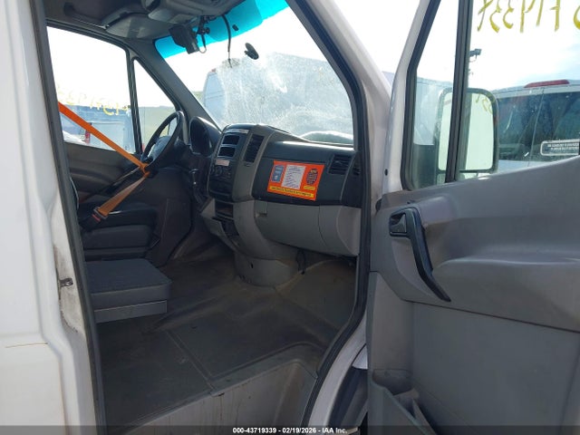 Mercedes-Benz Sprinter 2500 High Roof 2014 WD3PE8DE1E5896818 Image 5