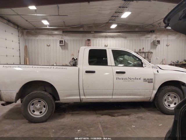 Продажа на аукционе авто 2023 Ram 1500 Classic Tradesman  4x4 6'4 Box, vin: 1C6RR7FG4PS594592, номер лота: 43719376