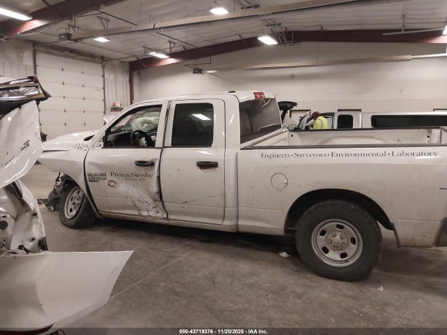 Продажа на аукционе авто 2023 Ram 1500 Classic Tradesman  4x4 6'4 Box, vin: 1C6RR7FG4PS594592, номер лота: 43719376