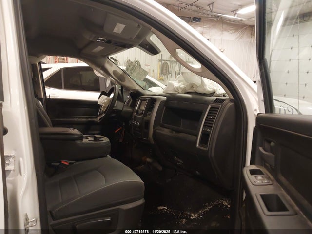 Продажа на аукционе авто 2023 Ram 1500 Classic Tradesman  4x4 6'4 Box, vin: 1C6RR7FG4PS594592, номер лота: 43719376