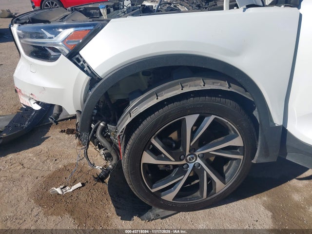 2021 VOLVO XC40 YV4162UMXM2437877 Photo 5