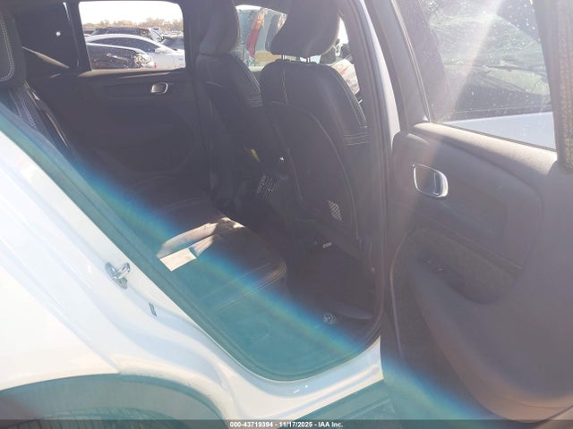 2021 VOLVO XC40 YV4162UMXM2437877 Photo 7