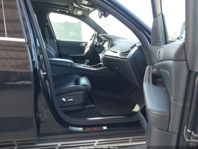 2019 BMW X5 5UXCR6C56KLL34594 Photo 4