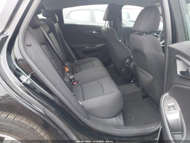 1G1ZD5ST6SF120801 Chevrolet Malibu Fwd 1lt