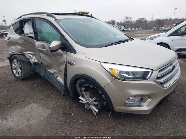 Продажа на аукционе авто 2018 Ford Escape Se, vin: 1FMCU9GD3JUC04473, номер лота: 43719575