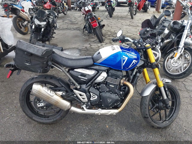 43719618 :رقم المزاد ، SMTT127Y0RNA22456 vin ، 2024 Triumph Motorcycle Speed 400 مزاد بيع