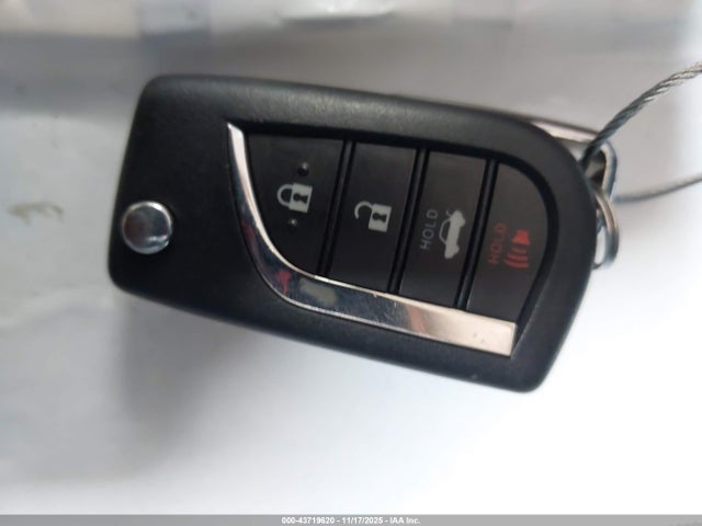 4T1G11AKXNU637149 Toyota CAMRY SE
