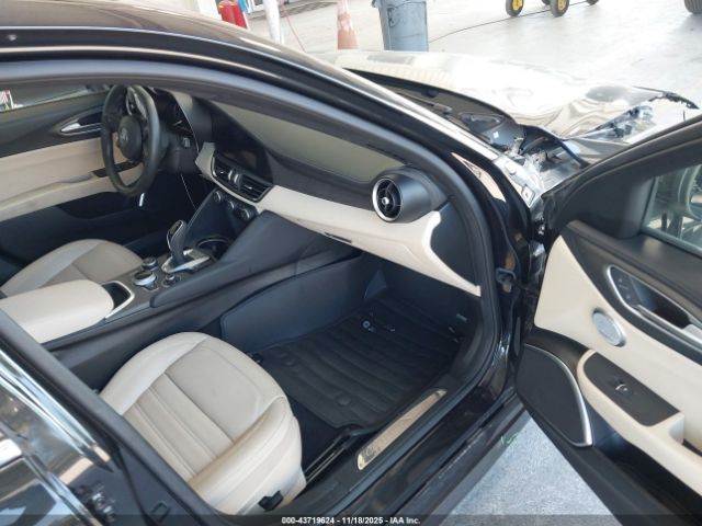 2023 ALFA ROMEO GIULIA ZARFAMBN6P7673941 Photo 4