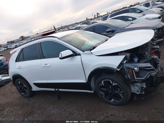 KIA Niro Ev Wind 2023 KNDCR3L16P5047328 Image 14