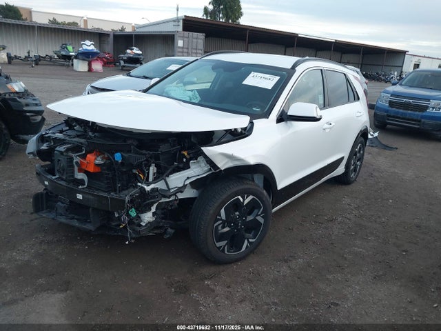 2023 KIA NIRO EV KNDCR3L16P5047328 Photo 1