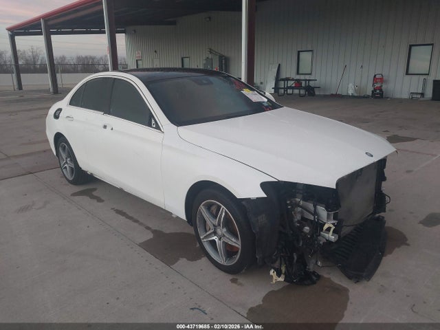 2017 MERCEDES-BENZ E 300 WDDZF4KB5HA096733