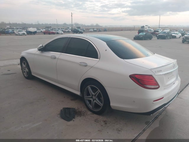 2017 MERCEDES-BENZ E 300 WDDZF4KB5HA096733 Photo 2