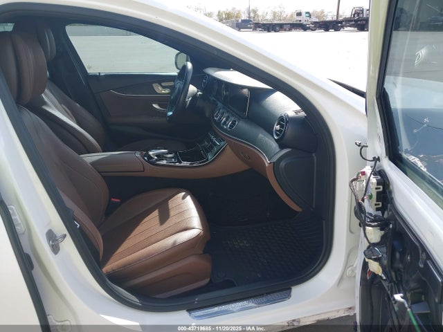 2017 MERCEDES-BENZ E 300 WDDZF4KB5HA096733 Photo 4