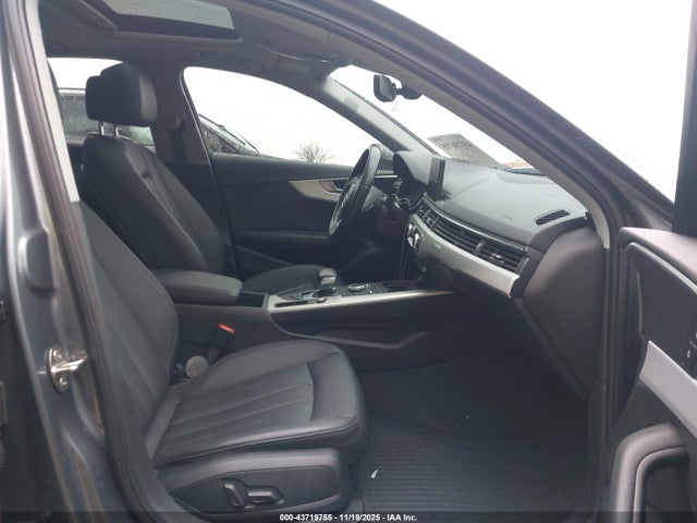 2017 AUDI A4 WAUENAF47HN062370 Photo 4