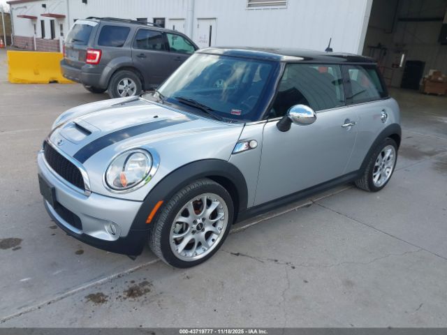 2007 MINI COOPER S WMWMF73557TT81074 Photo 1