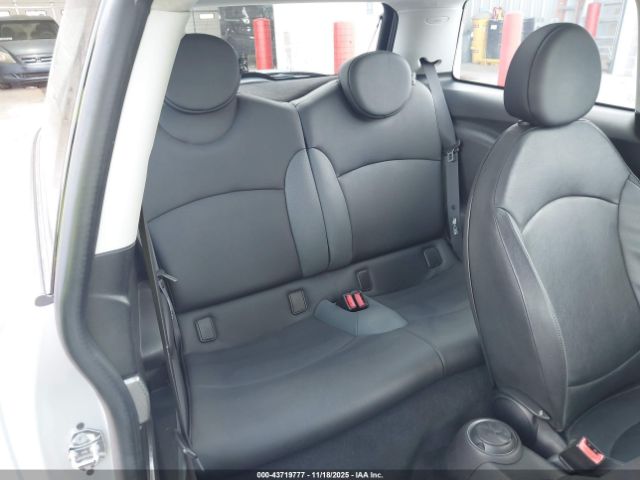 2007 MINI COOPER S WMWMF73557TT81074 Photo 7