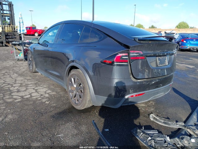 2024 TESLA MODEL X 7SAXCDE57RF433494 Photo 2
