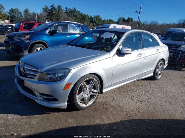 2011 MERCEDES-BENZ C 300 WDDGF5EB1BR155312 Photo 1