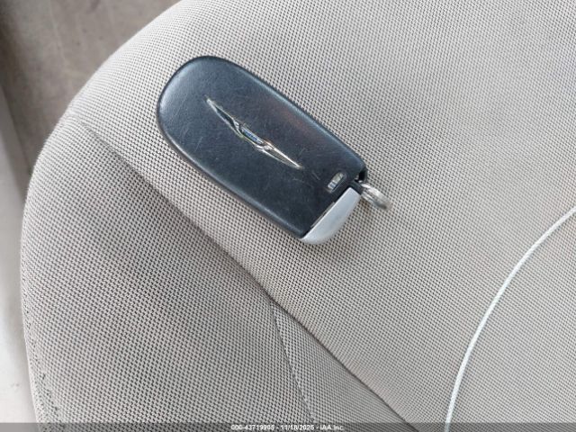 2012 CHRYSLER 300 2C3CCAAG5CH261568 Photo 10