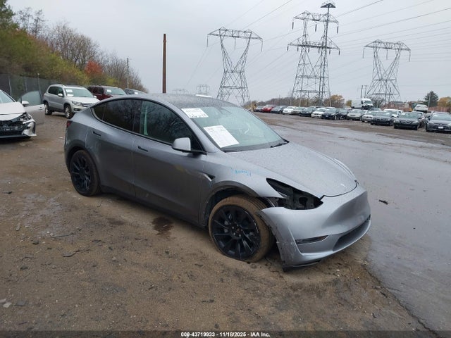 2024 TESLA MODEL Y 7SAYGDEE7RA298930 Photo 0