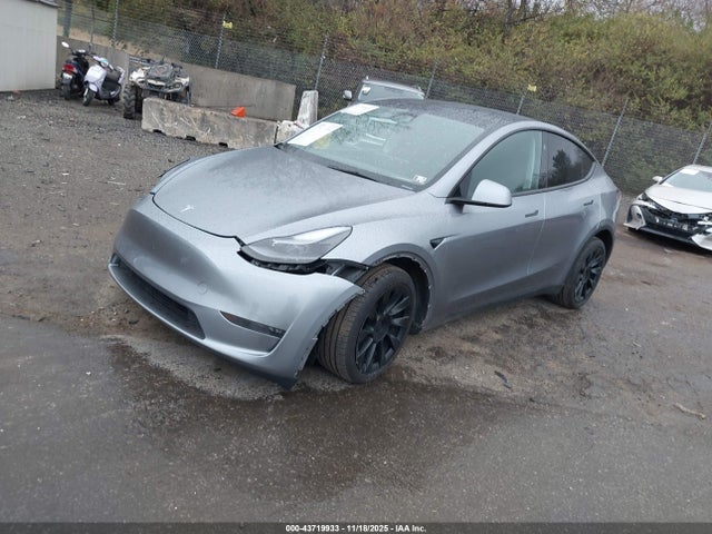 2024 TESLA MODEL Y 7SAYGDEE7RA298930 Photo 1