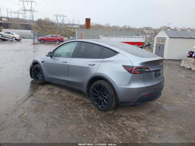 2024 TESLA MODEL Y 7SAYGDEE7RA298930 Photo 2